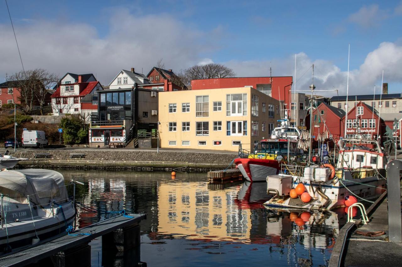Guesthouse At The Boat Harbour Tórshavn Buitenkant foto