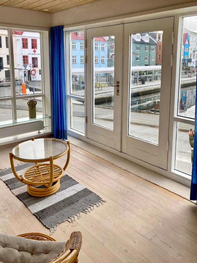 Guesthouse At The Boat Harbour Tórshavn Buitenkant foto