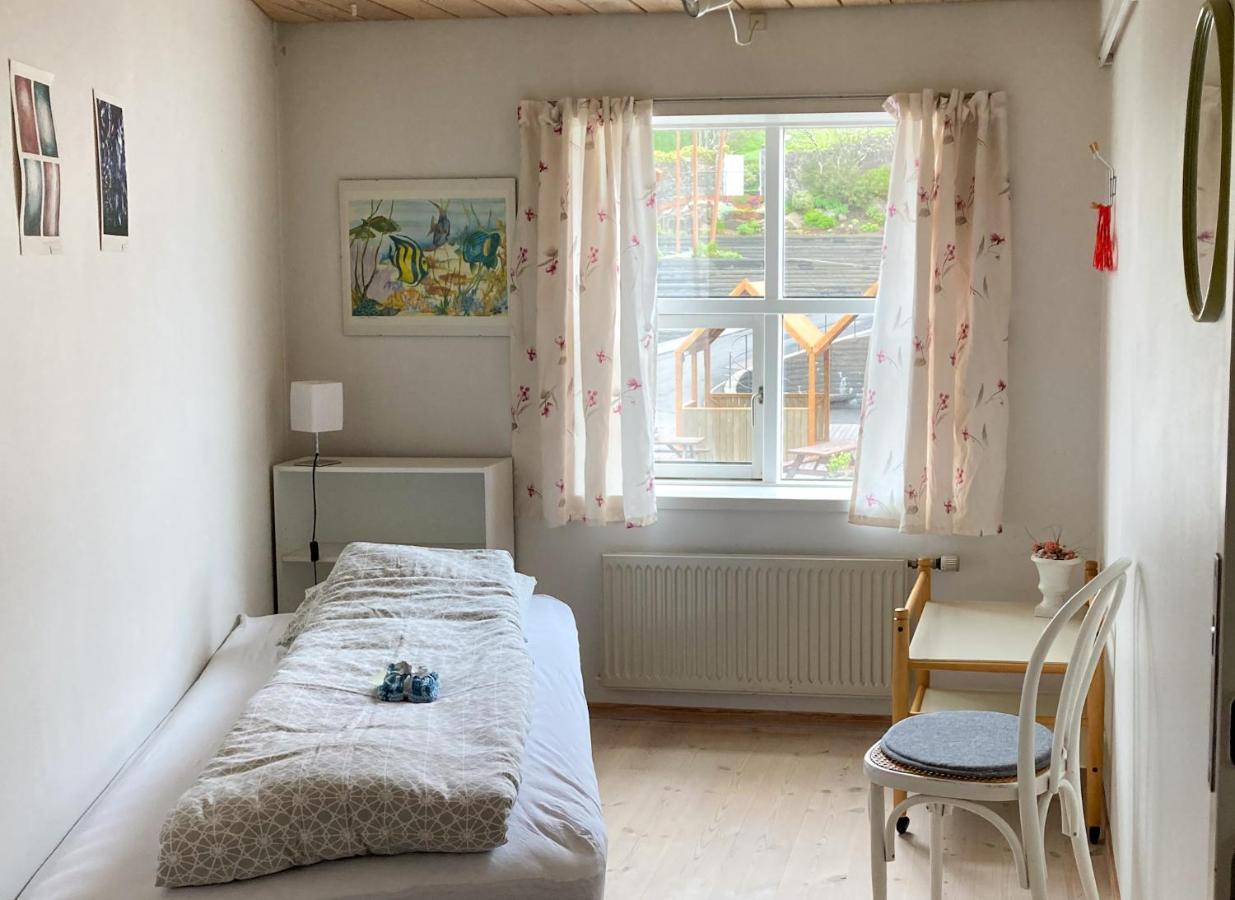 Guesthouse At The Boat Harbour Tórshavn Buitenkant foto