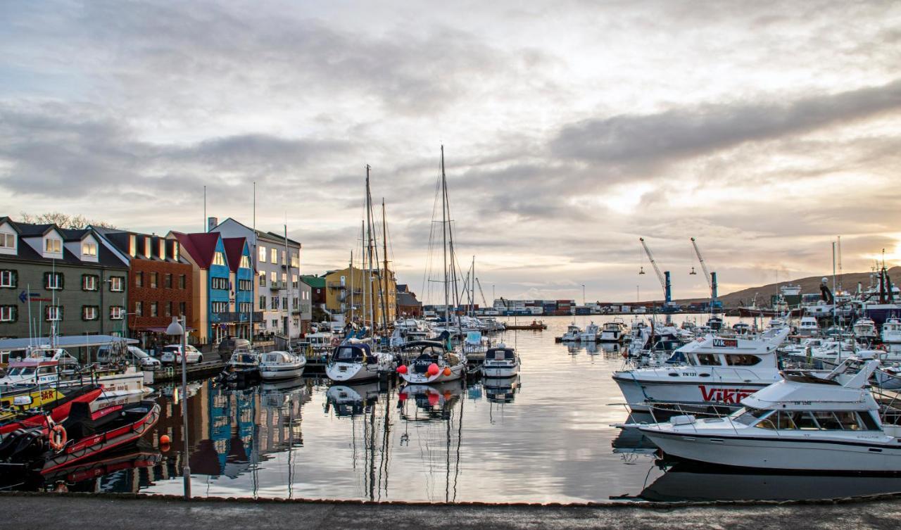Guesthouse At The Boat Harbour Tórshavn Buitenkant foto