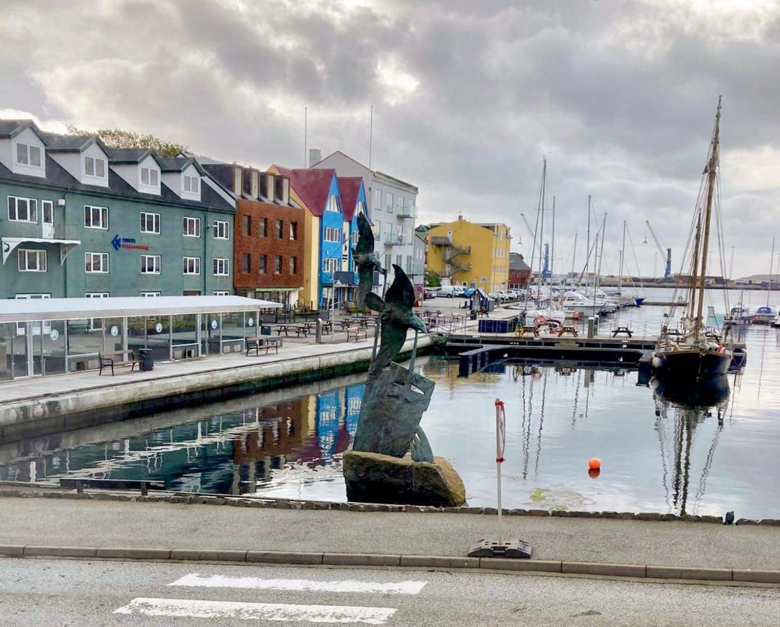 Guesthouse At The Boat Harbour Tórshavn Buitenkant foto