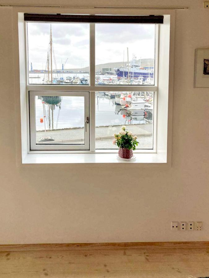 Guesthouse At The Boat Harbour Tórshavn Buitenkant foto