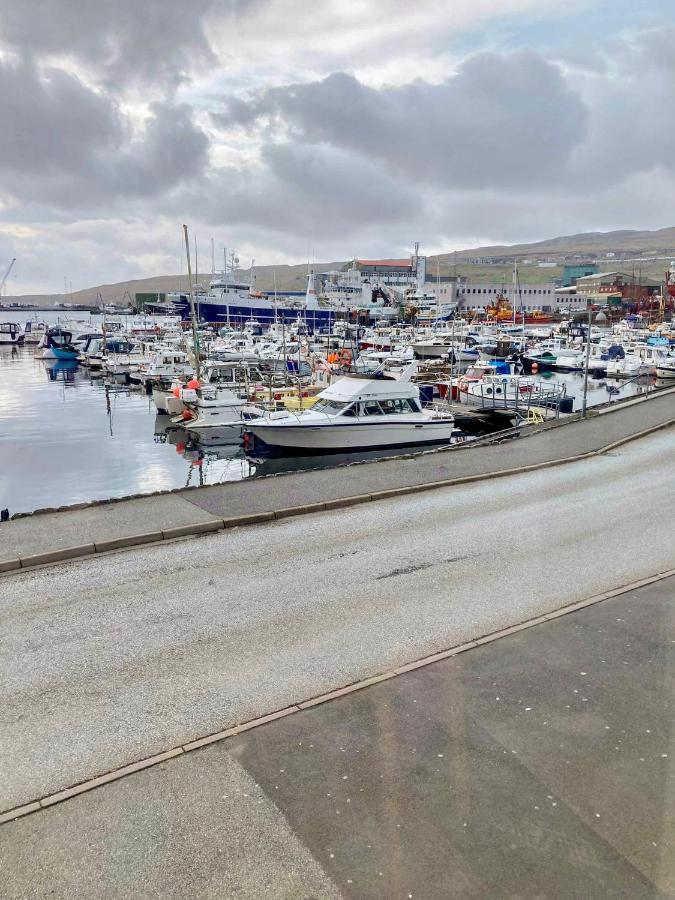 Guesthouse At The Boat Harbour Tórshavn Buitenkant foto