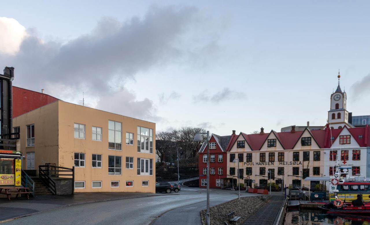 Guesthouse At The Boat Harbour Tórshavn Buitenkant foto