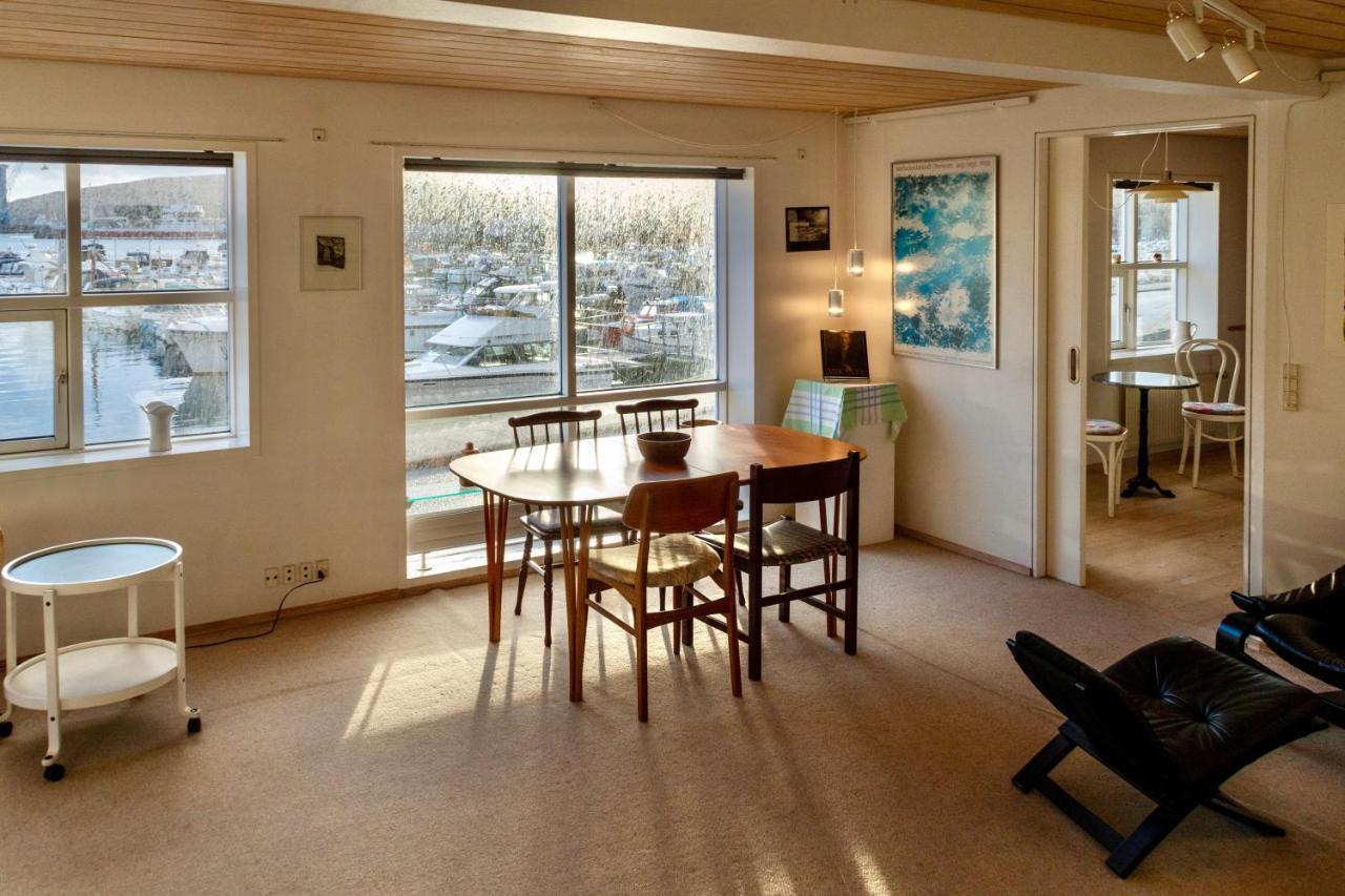 Guesthouse At The Boat Harbour Tórshavn Buitenkant foto